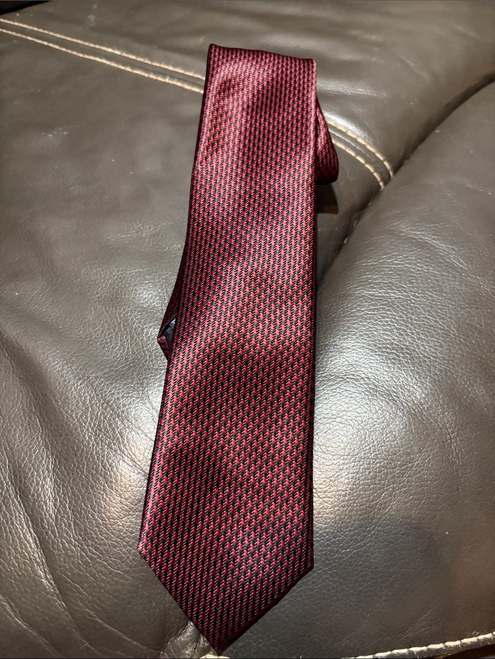 Isaac Mizrahi Burgundy Textured Silk Tie